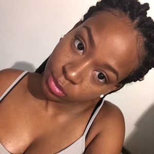 Meet your Posher, Dannielle